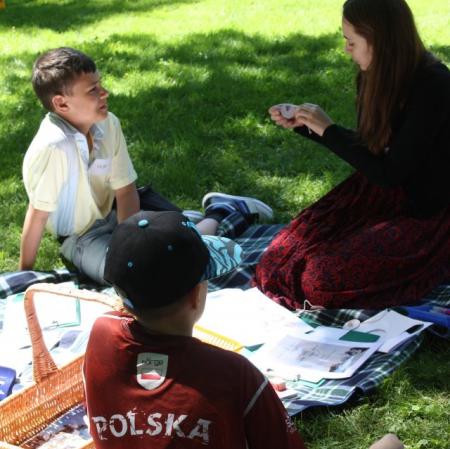 Piknik dla podopiecznych Fundacji Gajusz w Muzeum Pałac Herbsta