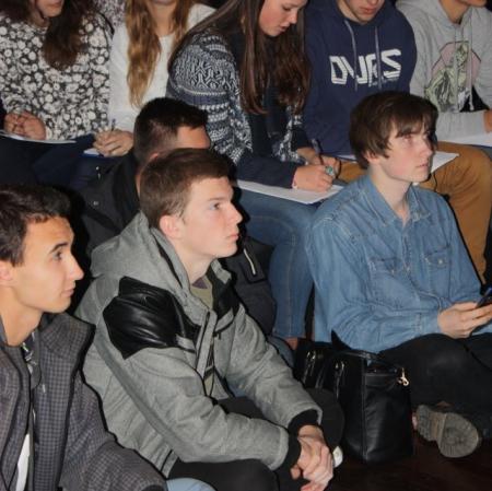 Uczestnicy warsztatów w Galerii Sztuki Dawnej.