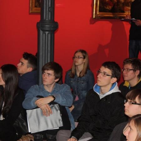 Uczestnicy warsztatów w Galerii Sztuki Dawnej.