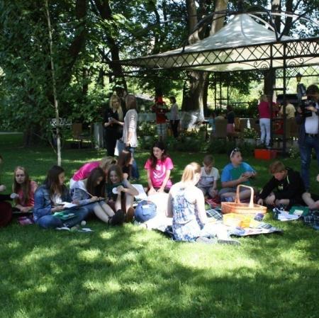 Piknik dla podopiecznych Fundacji Gajusz w Muzeum Pałac Herbsta