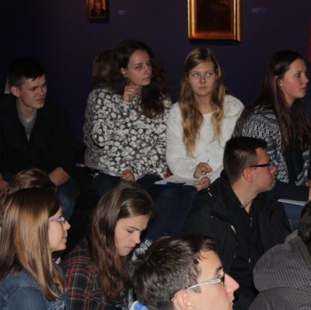 Uczestnicy warsztatów w Galerii Sztuki Dawnej.