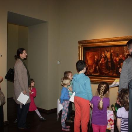 Wspólne zwiedzanie Galerii Sztuki Dawnej oraz porównywanie swoich prac z oryginałami.