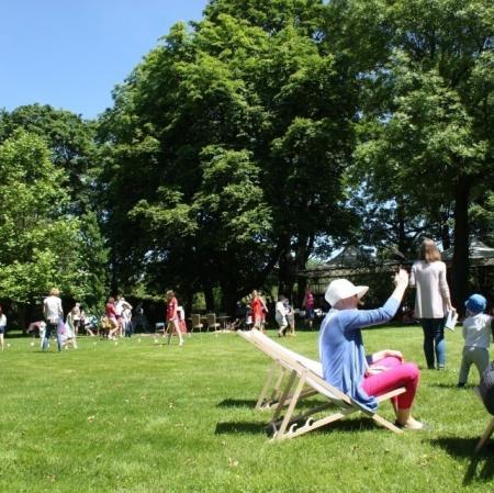 Piknik dla podopiecznych Fundacji Gajusz w Muzeum Pałac Herbsta
