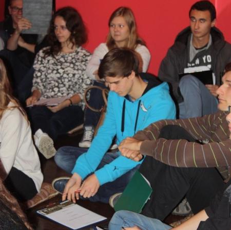 Uczestnicy warsztatów w Galerii Sztuki Dawnej.