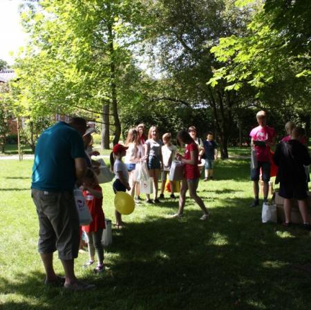 Piknik dla podopiecznych Fundacji Gajusz w Muzeum Pałac Herbsta