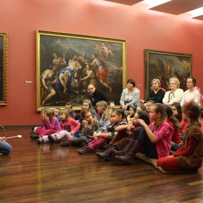 Dzieci na warsztatach w Galerii Sztuki Dawnej