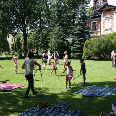 Piknik w przypałacowym ogrodzie