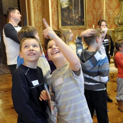 Uczestnicy warsztatów w Salonie Lustrzanym